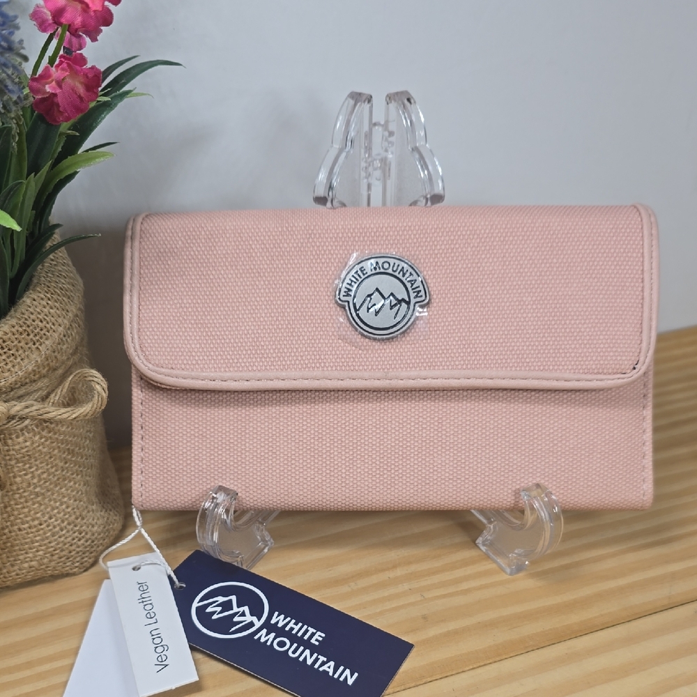 White Mountain Blush Women's Wallet NWT